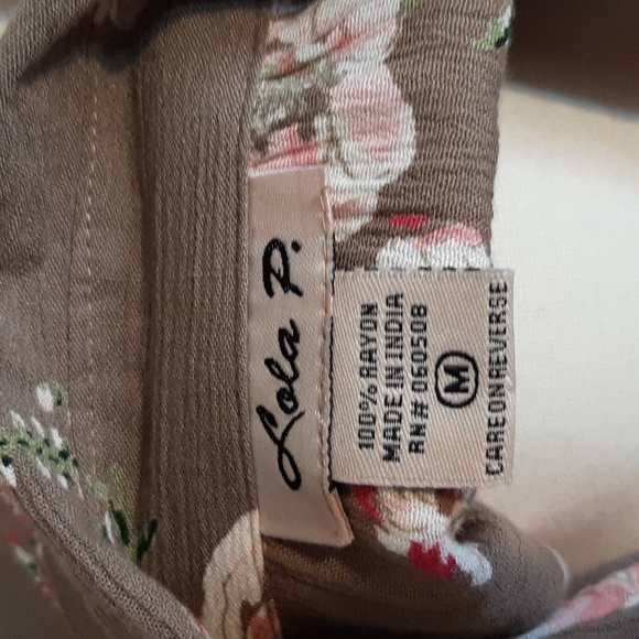 Lola P.  Size med Blouse button up draw string tie in back  cute - Picture 8 of 13